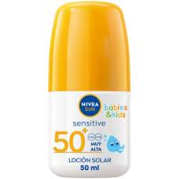 Loción solar kids Sensitive SPF50+ NIVEA, roll on 50 ml